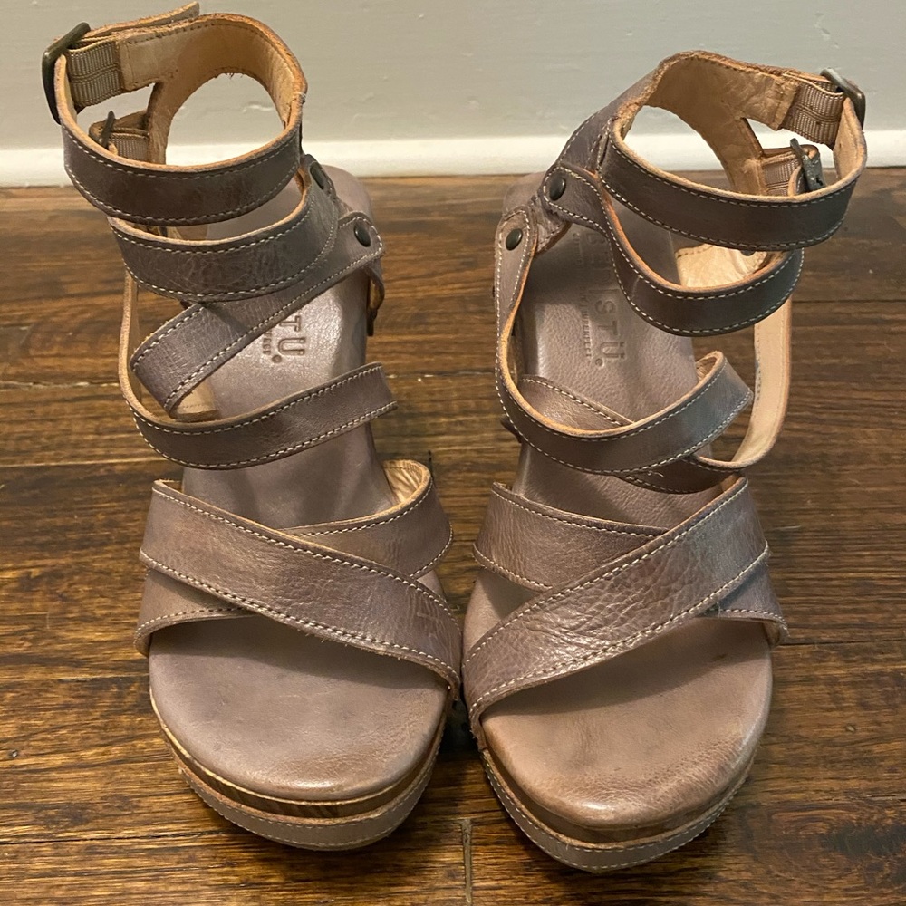 Bed|Stü Wedges